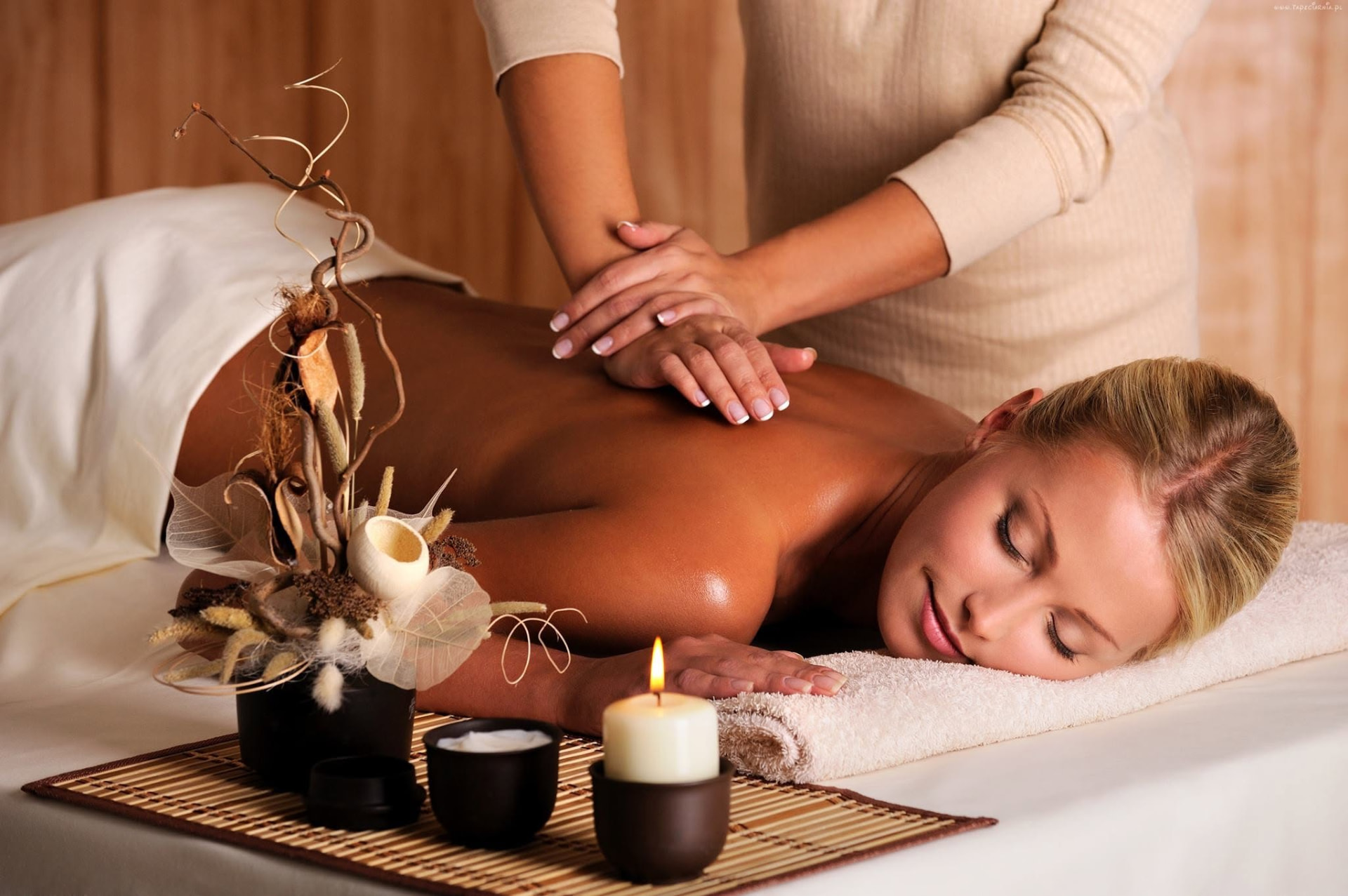 Relaxing Thai massage at Mai Thai Spa